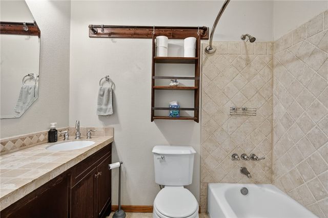 6052 CR 157, Iola, TX 77861