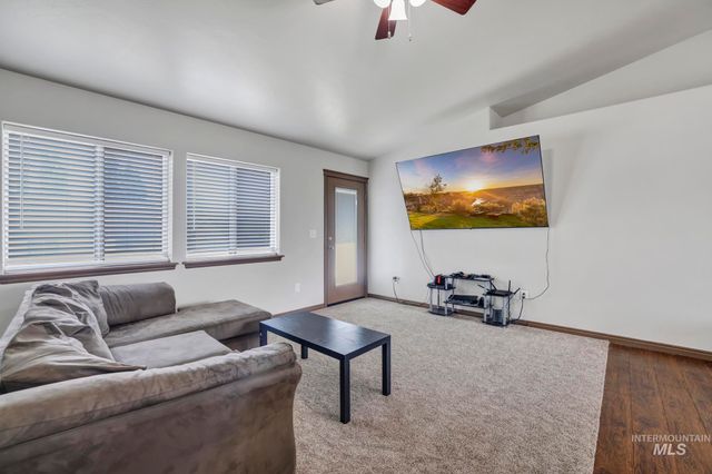 420 Pheasant Rd W, Twin Falls, ID 83301