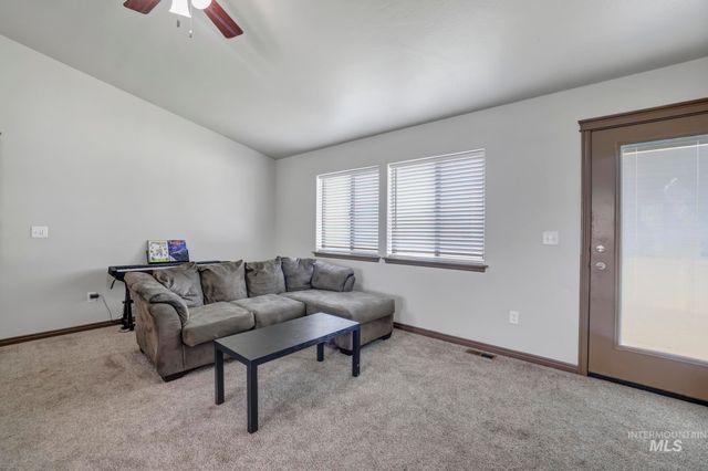 420 Pheasant Rd W, Twin Falls, ID 83301