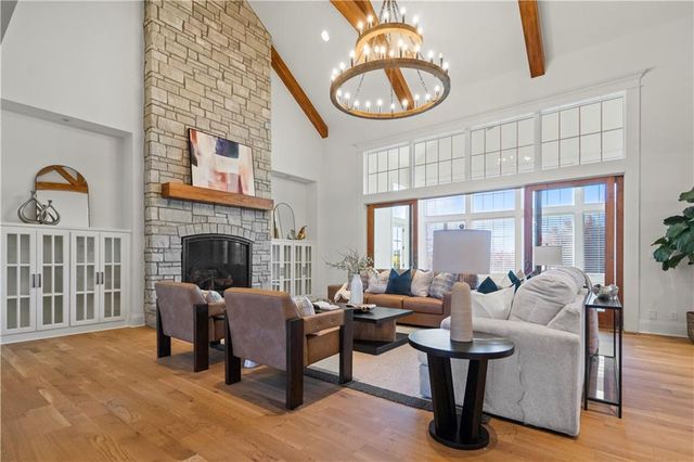 16520 Ballentine Street, Overland Park, KS 66221