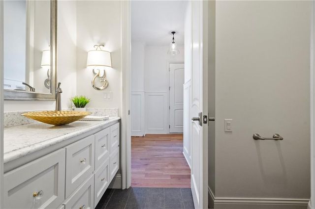 16520 Ballentine Street, Overland Park, KS 66221