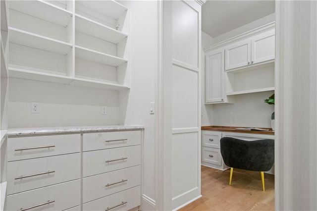 16520 Ballentine Street, Overland Park, KS 66221