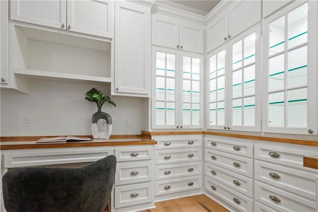 16520 Ballentine Street, Overland Park, KS 66221