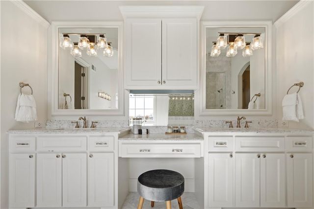 16520 Ballentine Street, Overland Park, KS 66221