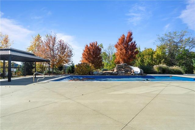 16520 Ballentine Street, Overland Park, KS 66221