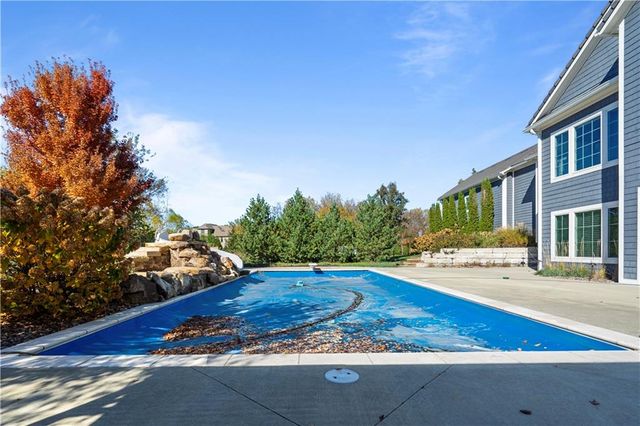 16520 Ballentine Street, Overland Park, KS 66221