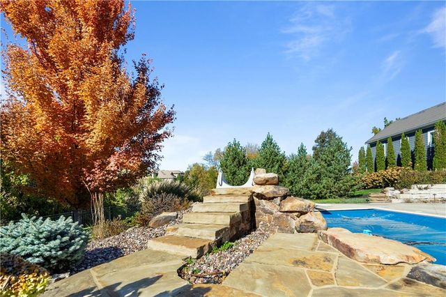 16520 Ballentine Street, Overland Park, KS 66221