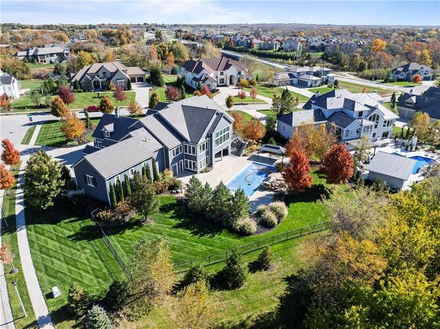 16520 Ballentine Street, Overland Park, KS 66221