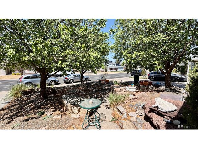 162 50th Avenue Pl, Greeley, CO 80634