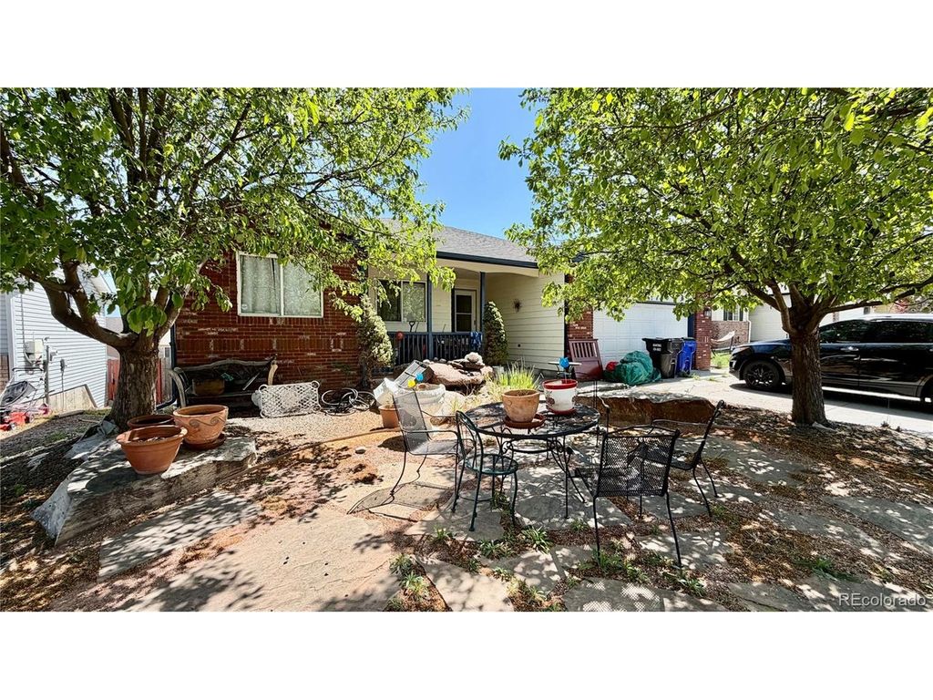 162 50th Avenue Pl, Greeley, CO 80634