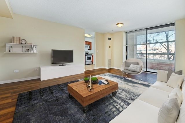 1715 Chicago Avenue 801S, Evanston, IL 60201