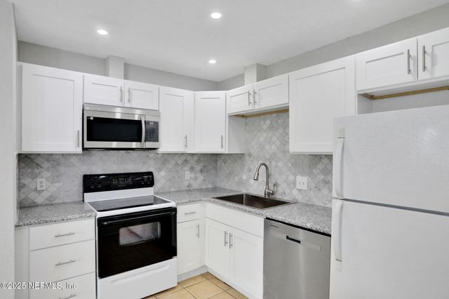 791 ASSISI Lane 1704, Jacksonville, FL 32233