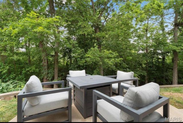 2274 Wills Hollow Drive, St Peters, MO 63376