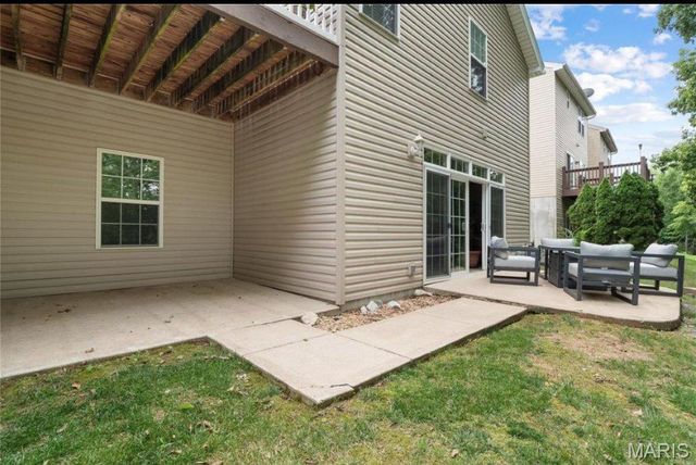 2274 Wills Hollow Drive, St Peters, MO 63376