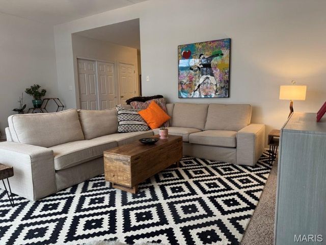 2274 Wills Hollow Drive, St Peters, MO 63376