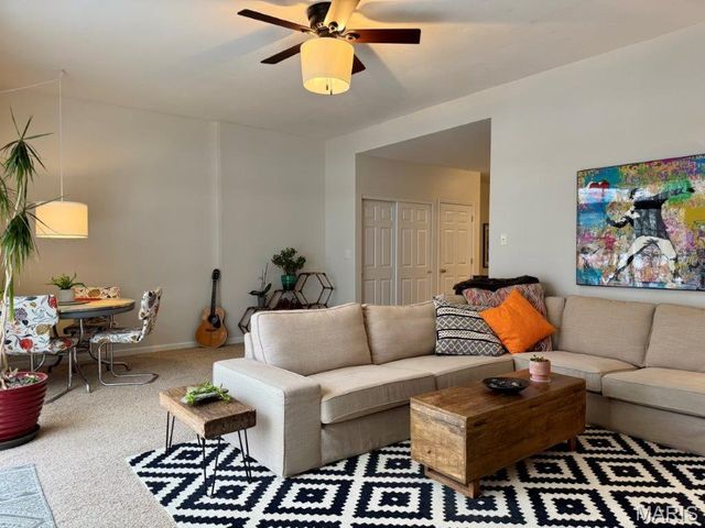 2274 Wills Hollow Drive, St Peters, MO 63376