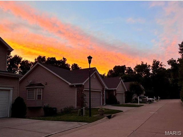 2274 Wills Hollow Drive, St Peters, MO 63376