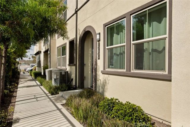 10305 Triple Crown Lane, Cypress, CA 90720