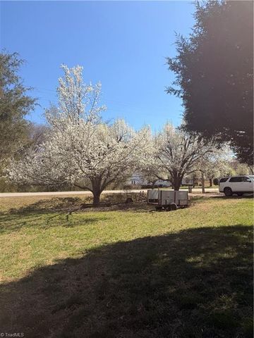 103 N Silver Street, Lexington, NC 27292