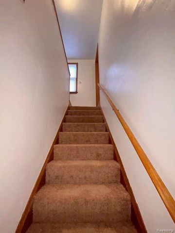 19502 Whitcomb Street, Detroit, MI 48235