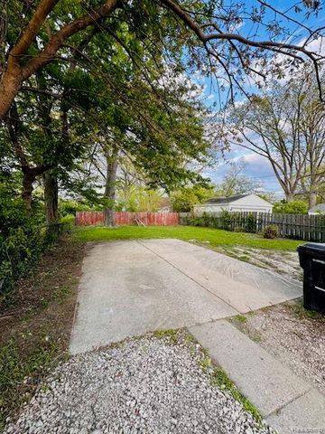 19502 Whitcomb Street, Detroit, MI 48235