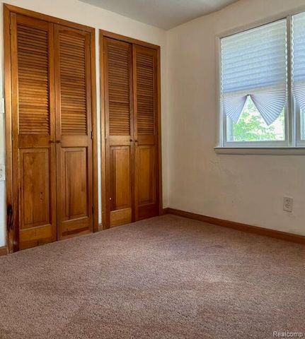 19502 Whitcomb Street, Detroit, MI 48235