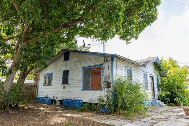 1139 HARVEYS LN, Clearwater, FL 33756