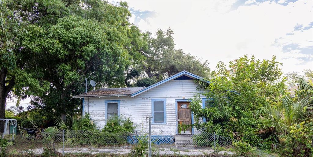 1139 HARVEYS LN, Clearwater, FL 33756