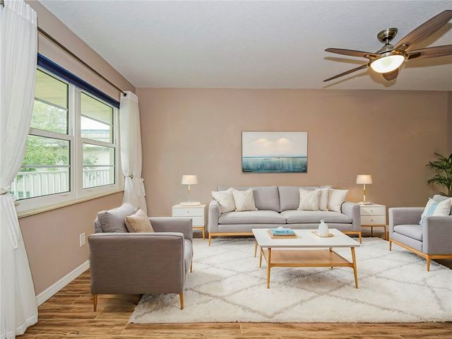 6 Vista Gardens Trail 205, Vero Beach, FL 32962