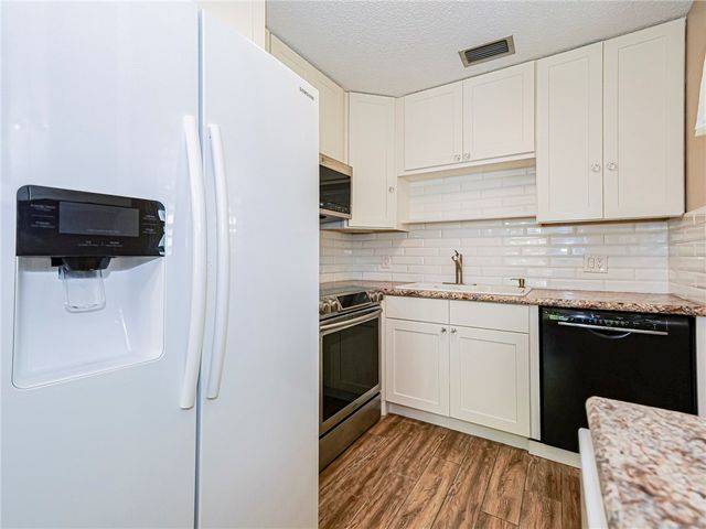 6 Vista Gardens Trail 205, Vero Beach, FL 32962