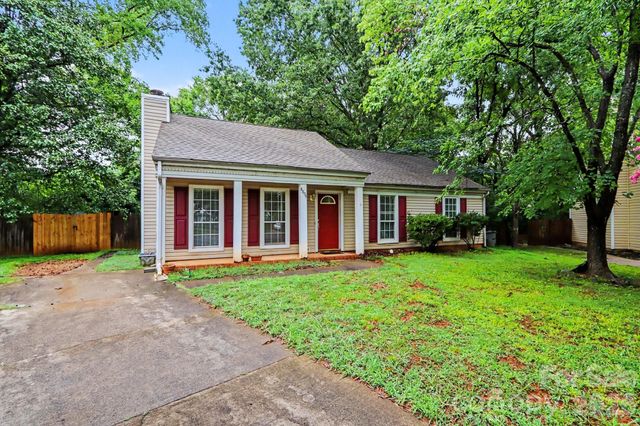 8804 Royal Scot Lane, Charlotte, NC 28227