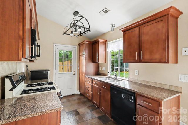 8804 Royal Scot Lane, Charlotte, NC 28227