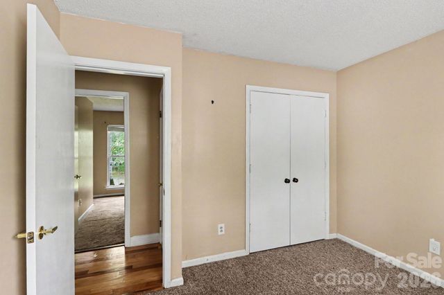 8804 Royal Scot Lane, Charlotte, NC 28227