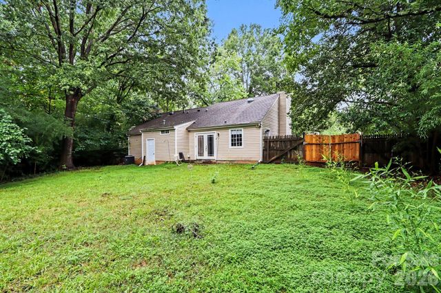 8804 Royal Scot Lane, Charlotte, NC 28227