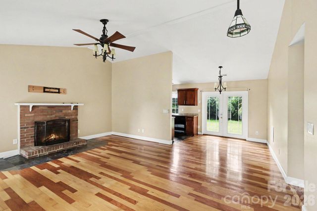 8804 Royal Scot Lane, Charlotte, NC 28227