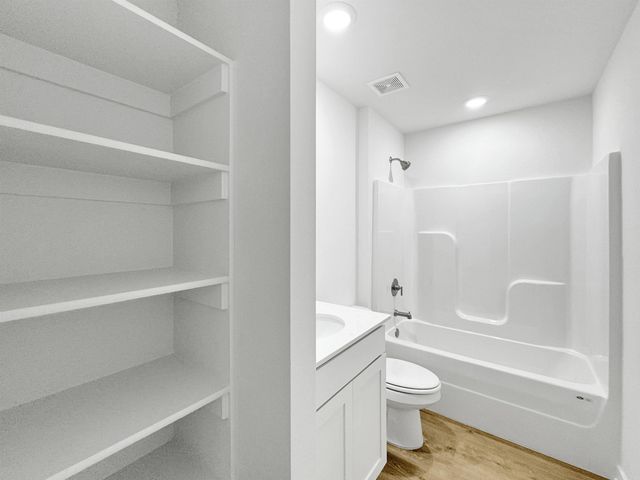 18 Plantation Drive, Mayflower, AR 72106