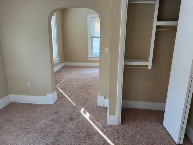 1233 N Lewellen St, Wichita, KS 67203