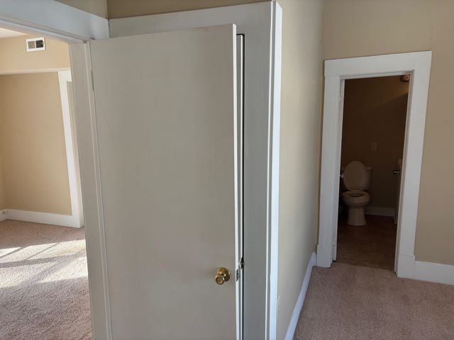 1233 N Lewellen St, Wichita, KS 67203