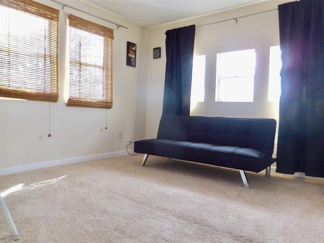 1233 N Lewellen St, Wichita, KS 67203