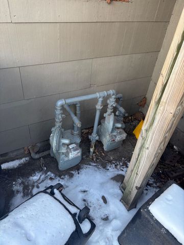 1233 N Lewellen St, Wichita, KS 67203