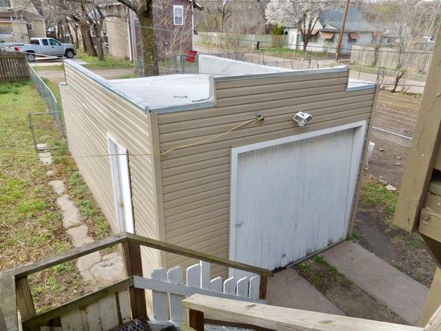 1233 N Lewellen St, Wichita, KS 67203