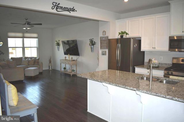 118 TWINLEAF WAY, Lake Frederick, VA 22630