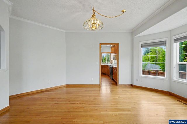 1470 Ranier Lp NW, Salem, OR 97304