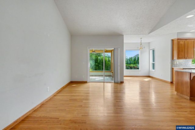 1470 Ranier Lp NW, Salem, OR 97304