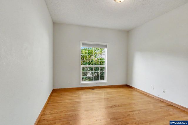 1470 Ranier Lp NW, Salem, OR 97304