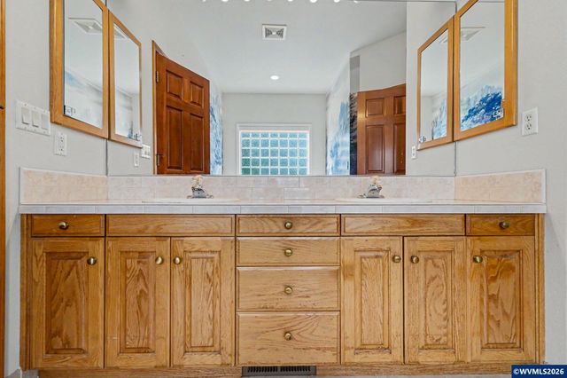 1470 Ranier Lp NW, Salem, OR 97304