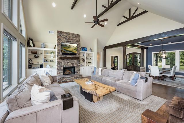 7325 Palm Beach Avenue, Benton, AR 72019