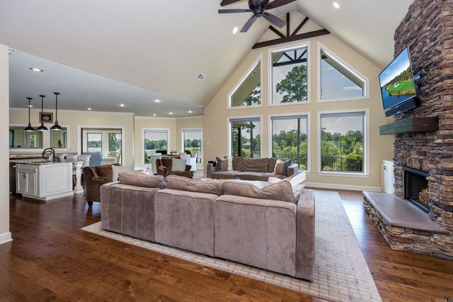 7325 Palm Beach Avenue, Benton, AR 72019