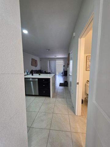 10906 SW 232nd Ter, Homestead, FL 33032
