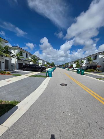 10906 SW 232nd Ter, Homestead, FL 33032